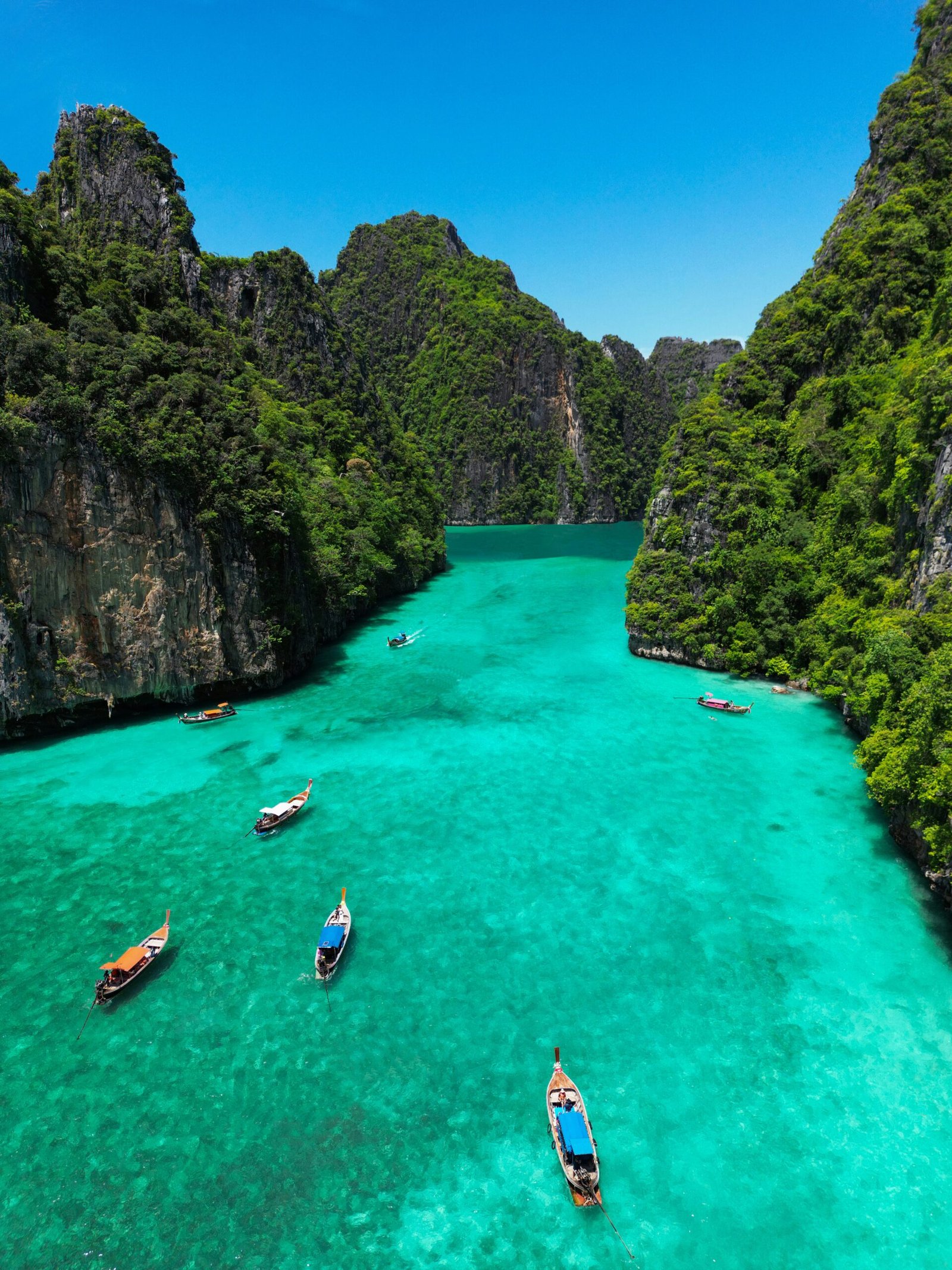 where to stay in thailand