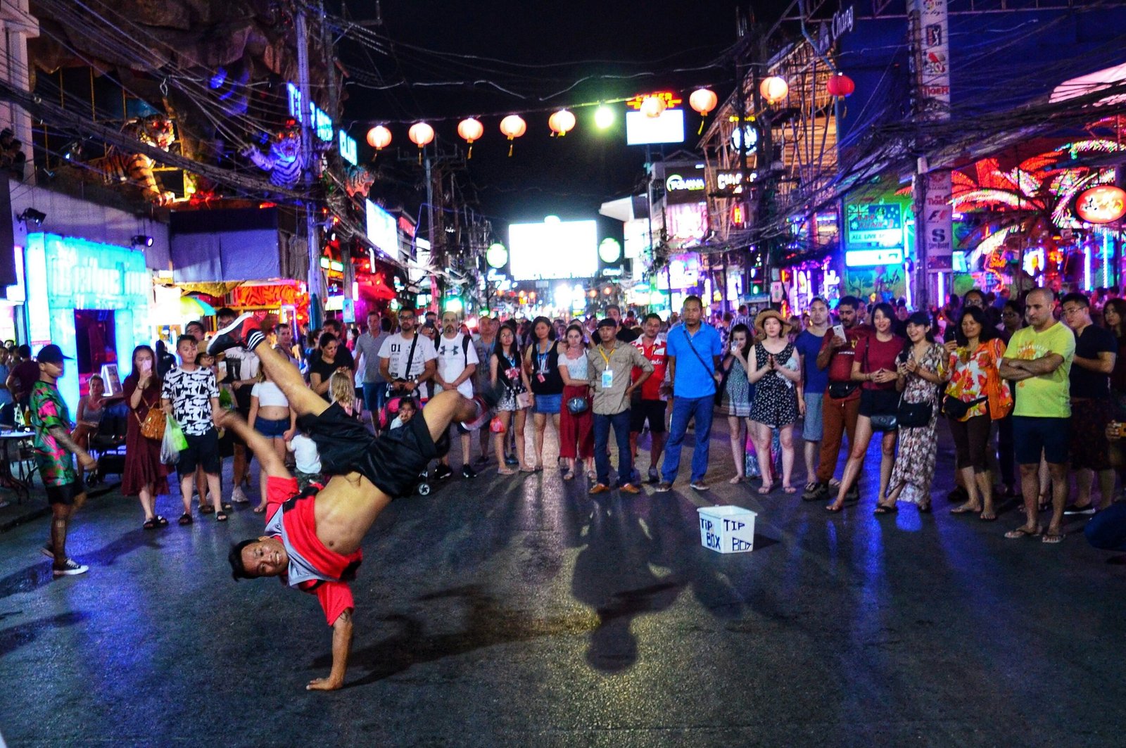 Phuket nightlife, where to stay in Thailand